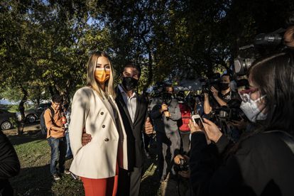 Mariana Rodríguez, al emitir su voto, el pasado domingo. 