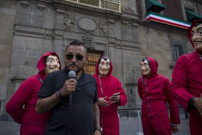 Pedro Carrizales durante una protesta afuera del Palacio Nacional en septiembre de 2019.