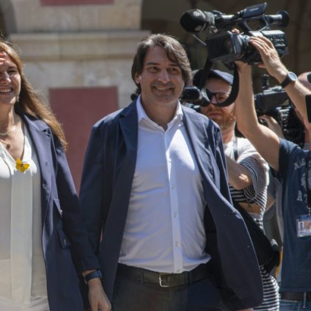 Guerra abierta en el seno de Junts tras la dimisión de la ‘mano derecha’ de Laura Borràs | Cataluña