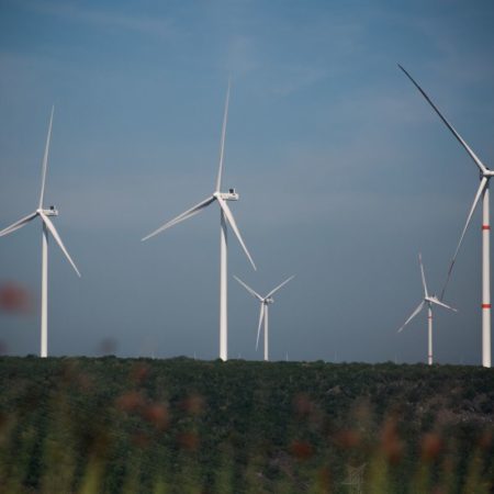 México le promete a Estados Unidos un camino “acelerado” hacia las energías limpias