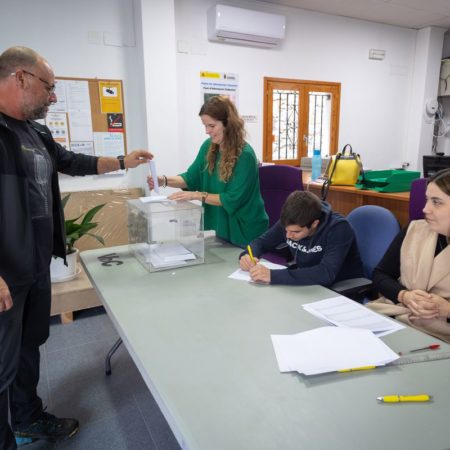 Un referéndum entre 150 vecinos para instalar molinos | Comunidad Valenciana