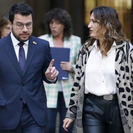 Aragonès culmina la sustitución del grueso de los altos cargos de Junts y solo ratifica a una veintena | Cataluña