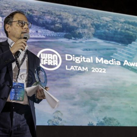 EL PAÍS América recibe el Premio de la Asociación Mundial de Editores al mejor sitio de noticias de Latinoamérica