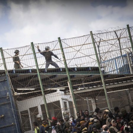 Fronteras: El Defensor del Pueblo cuestiona las explicaciones de Interior sobre la tragedia de Melilla | España