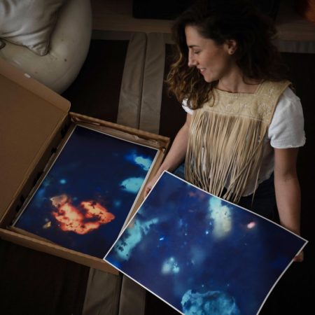 Gabriela Reyes Fuchs: La fotógrafa que vio el universo en las cenizas de su padre