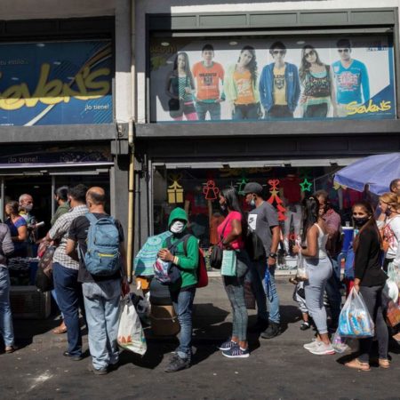 La pobreza se reduce en Venezuela por primera vez en siete años | Internacional