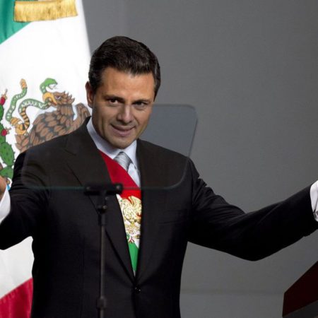 México: Peña Nieto renueva su ‘visado oro’: “Me va gustando vivir en España y estoy dispuesto a responder sobre mi patrimonio” | España