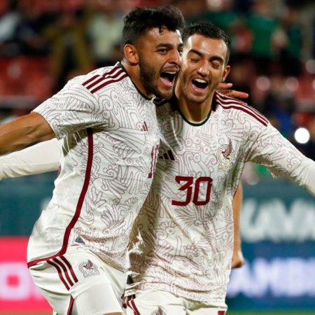México gana autoestima al vencer 4-0 a Irak camino a Qatar