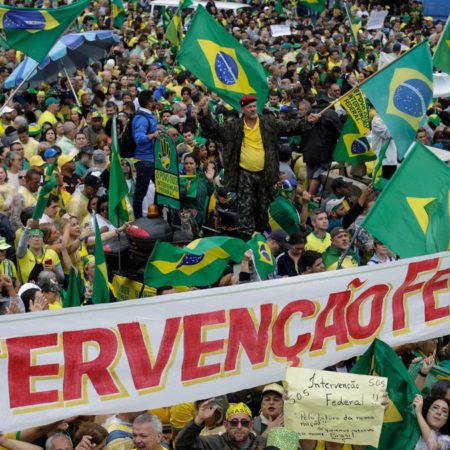 Miles de bolsonaristas piden en Río una intervención militar tras las elecciones: “Venimos a pedir socorro” | Internacional