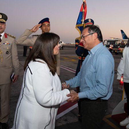 Petro aterriza en la cumbre del clima con un mensaje contundente: “La COP no funciona, hay que pasar a la acción”