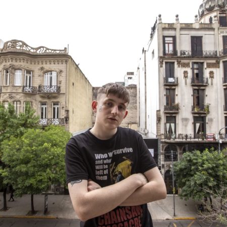 Post Mortem: Dillom, el ángel punk de la música argentina: “No hay nada más reconfortante que la venganza”