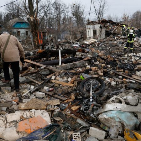 Guerra entre Ucrania y Rusia: Últimas noticias en directo | Ucrania asegura haber derribado 54 de los 69 misiles del ataque ruso contra infraestructuras energéticas | Internacional