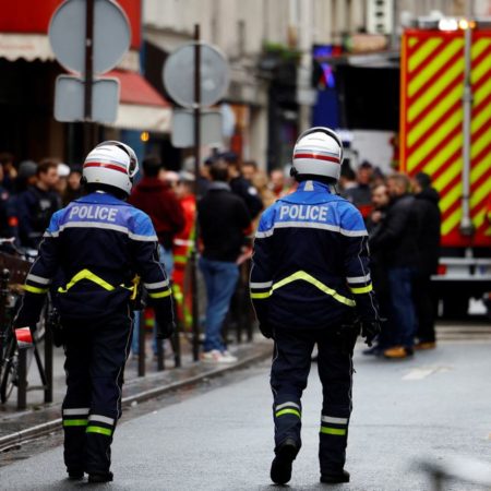 Al menos dos muertos en un tiroteo en el centro de París | Internacional