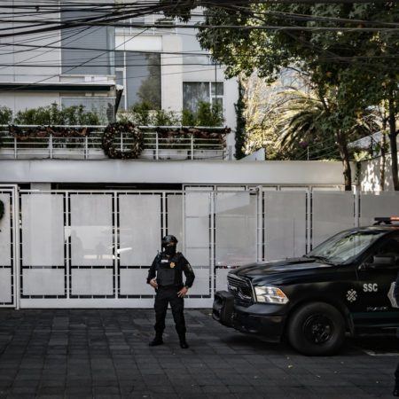 Así ha sido el atentado contra el periodista Ciro Gómez Leyva en Ciudad de México: 15 minutos de trayecto y dos sicarios en una moto