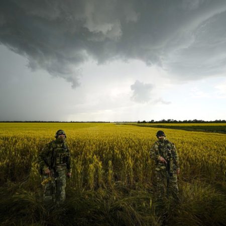 Guerra en Ucrania: Entre el palo y la zanahoria: los motivos de los rusos para ir al frente o escapar de él | Internacional