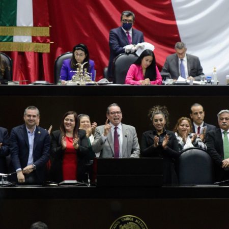 La Cámara de Diputados aprueba duplicar las vacaciones en México