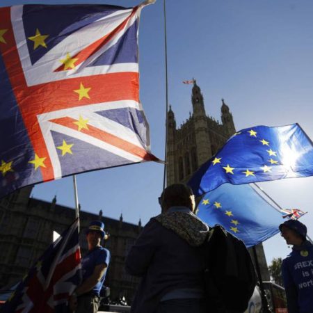 La justicia británica declara ilegal el esquema de residencia pos-Brexit para los ciudadanos de la UE en el Reino Unido | Internacional