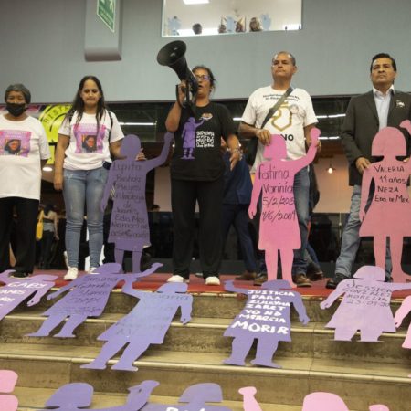 Las víctimas de feminicidios reclaman justicia en la FIL de Guadalajara