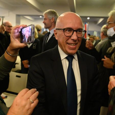 Los conservadores franceses aceleran su derechización con un nuevo líder, Éric Ciotti | Internacional