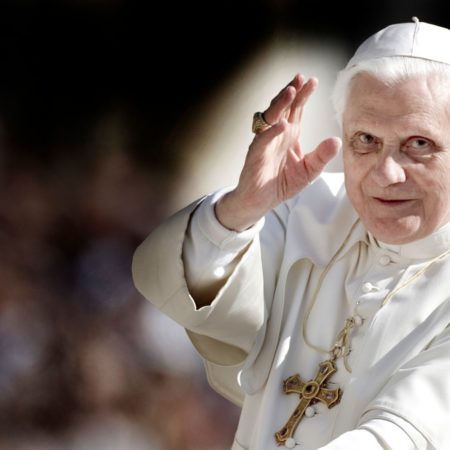 Muere Benedicto XVI, el Papa que se fue dos veces | Internacional