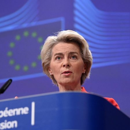 Von der Leyen demanda reglas éticas comunes para las instituciones europeas tras el escándalo de los sobornos en la Eurocámara | Internacional