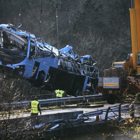 1.145 personas murieron en las carreteras en 2022, un 4% más que antes de la pandemia | España