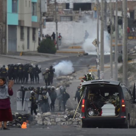 Arrecian las protestas en el sur de Perú tras la gran movilización de Lima | Internacional
