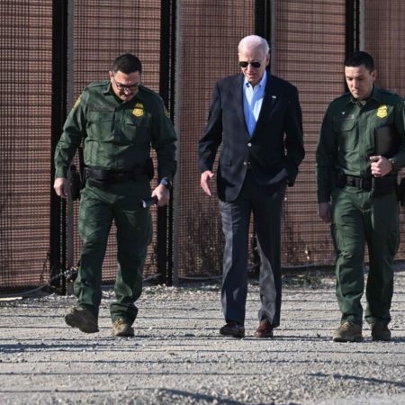 Biden evita ver de cerca la crisis en la frontera tras una breve visita a El Paso | Internacional