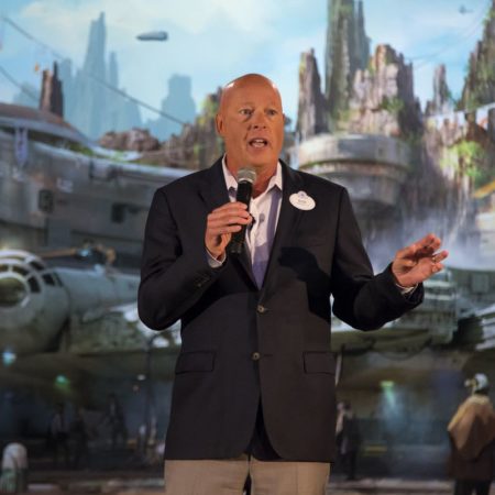 Bob Chapek recibe 20 millones de dólares por su cese como primer ejecutivo de Disney | Economía