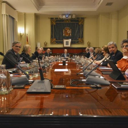 El Consejo del Poder Judicial estudia un código ético en el que se compromete a mantenerse al margen de presiones políticas | España