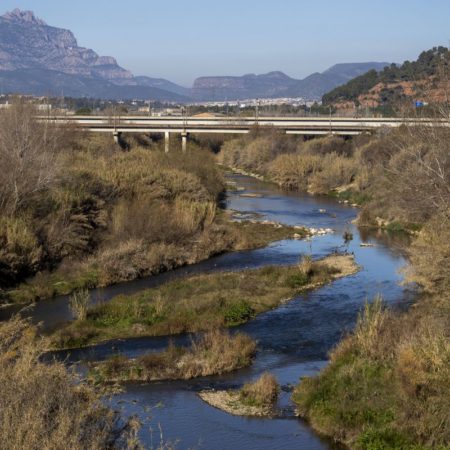 El Govern apuesta por el agua regenerada para mantener el caudal del río Llobregat ante la sequía | Cataluña
