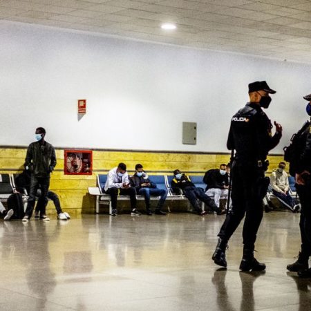 España buscará en la cumbre de Rabat más colaboración para expulsar inmigrantes | España