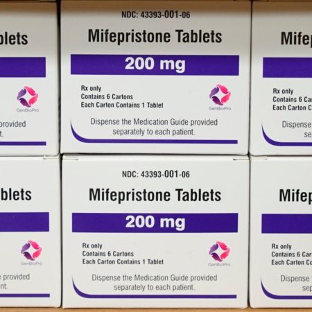 Estados Unidos permitirá la venta de píldoras abortivas en farmacias | Sociedad