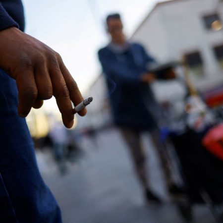 Ley antitabaco: México prohíbe la exhibición y la publicidad de los cigarros