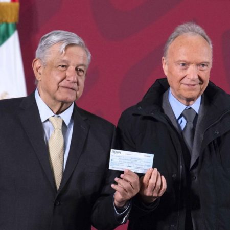 López Obrador confirma que el fiscal Alejandro Gertz fue operado de la columna en EE UU, pero niega que tenga cáncer