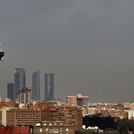 Los grandes bancos conceden menos créditos a las empresas más contaminantes | Economía