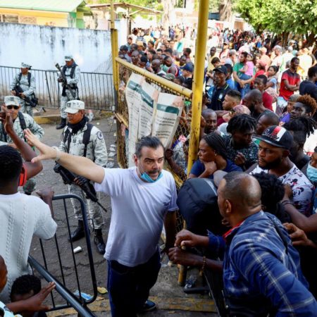 Más de 2.000 migrantes protestan en la Comar de Tapachula por la saturación y los plazos de espera
