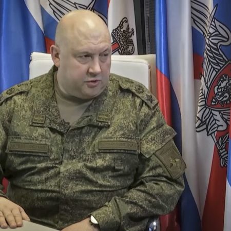 Serguéi Surovikin: Putin degrada al máximo responsable militar de la guerra en Ucrania tan solo tres meses después de nombrarlo | Internacional