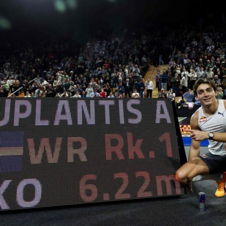 Armand Duplantis bate el récord del mundo de salto con pértiga por sexta vez | Deportes