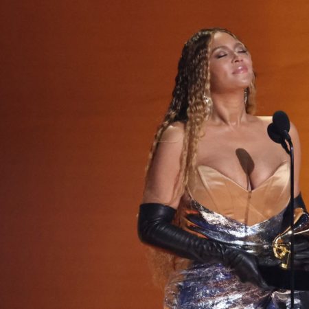 Grammys: La noche de los Grammy corona a Beyoncé como la mayor ganadora de la historia | Cultura