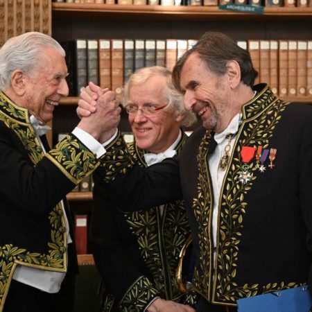 La ceremonia de ingreso de Mario Vargas Llosa en la Academia Francesa, en directo | Cultura