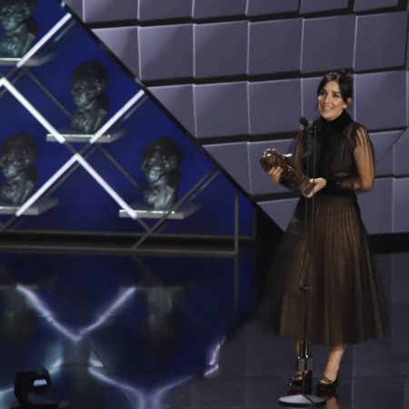 La gala de los Premios Goya 2023, en directo | Alauda Ruiz de Azúa, de ‘Cinco lobitos’, mejor directora novel | Premios Goya 2023