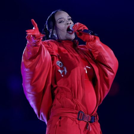 Rihanna revela al mundo su segundo embarazo | Gente y Estilo de vida