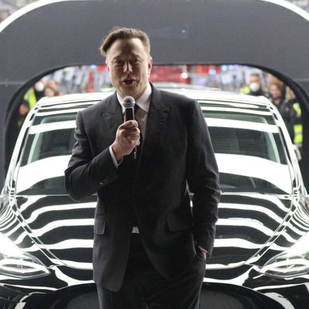 Tesla aterrizará en México rodeada de presiones políticas