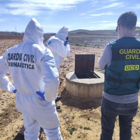 Desparecidos: La Guardia Civil drena un pozo de Valdepeñas tras extraer un cuerpo que sospecha es el de Juan Miguel Isla | España