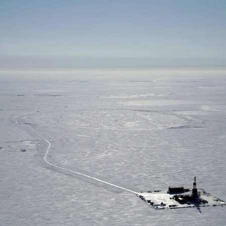 El Gobierno de EE UU aprueba un polémico proyecto de explotación de petróleo en una reserva natural en Alaska | Clima y Medio Ambiente