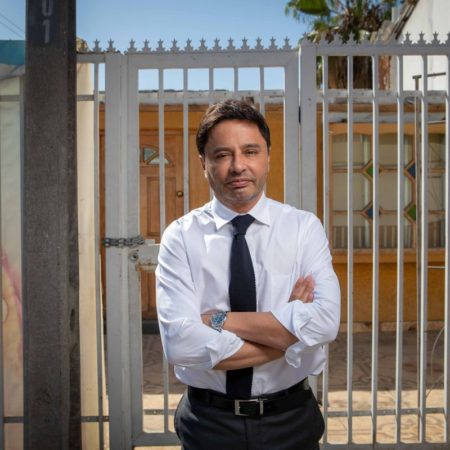 El alcalde de la derecha chilena que se hace popular derribando casas de narcos y aspira a La Moneda