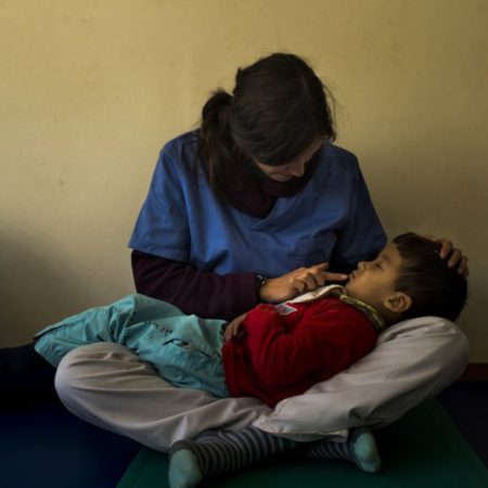 El problema de la hidrocefalia en los países pobres: cuando salvar la vida no es suficiente | Red de expertos | Planeta Futuro