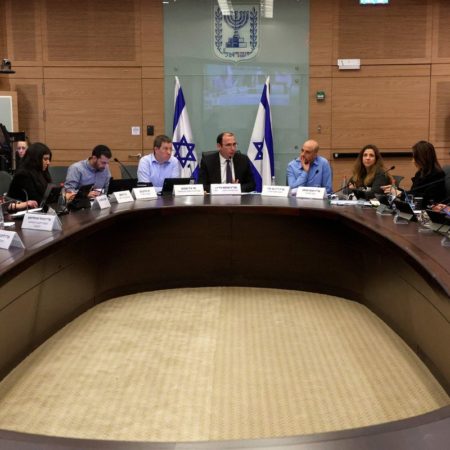 Israel: El Gobierno israelí suaviza y retrasa la controvertida reforma judicial | Internacional
