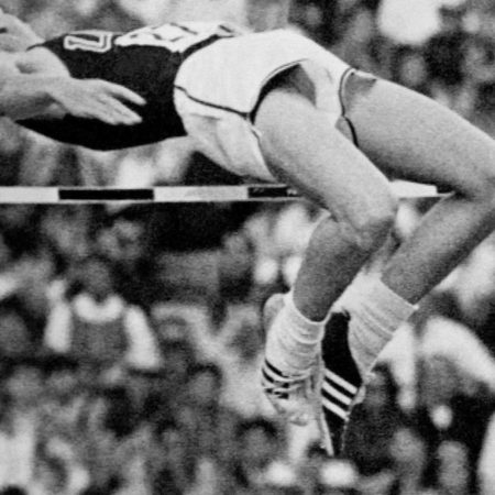 Muere Dick Fosbury, el atleta que revolucionó el salto de altura | Deportes